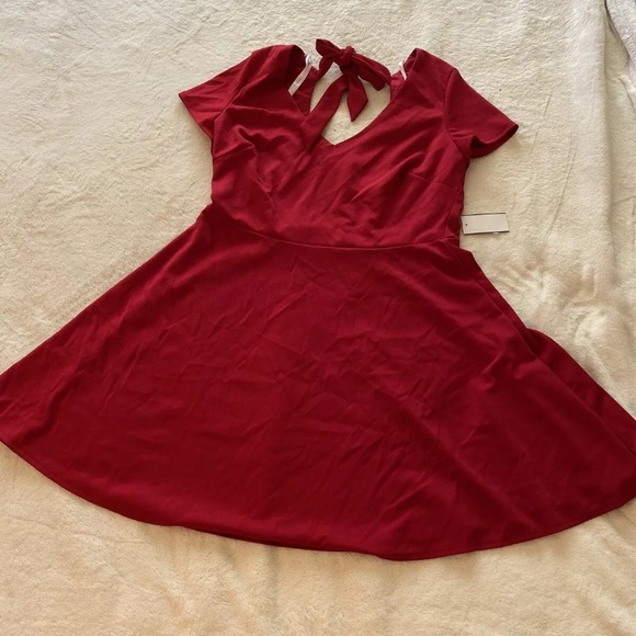 Plus Size Bow Back Skater Dress Wine Colour - Picture 3 of 4